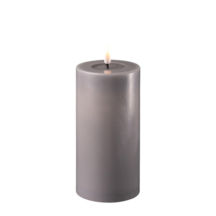 DELUXE Homeart - LED Stumpenkerze, grau, 7,5*15cm
