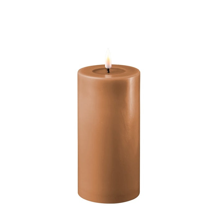 DELUXE Homeart - LED Stumpenkerze, karamellbraun, 7,5*15cm