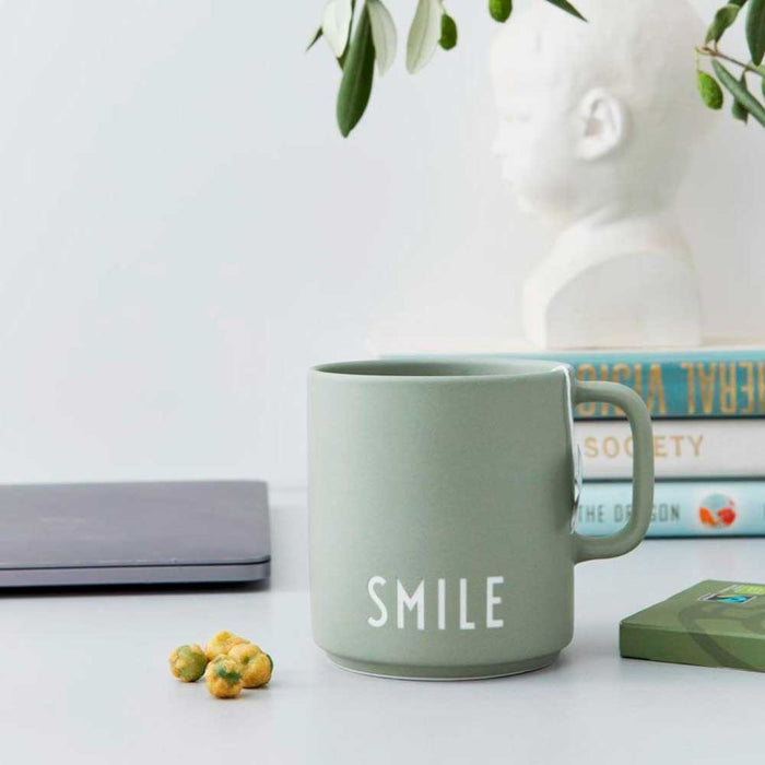 Design Letters - Lieblingsbecher mit Henkel SMILE / Green